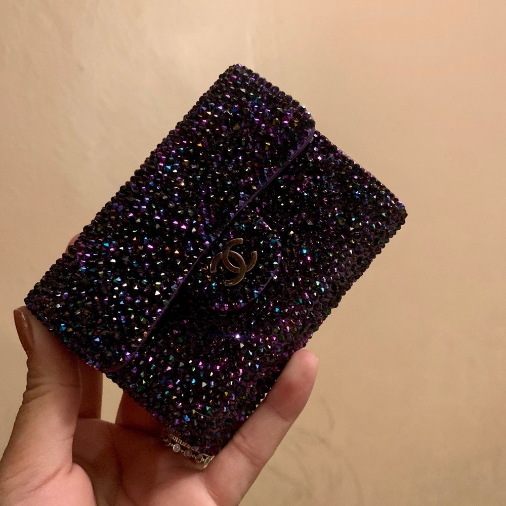 ❌TRADED❌NFS Chanel iridescent purple strassed card - Picture 9 of 13
